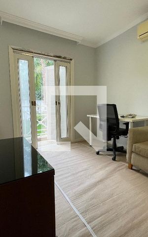 Casa de condomínio para alugar com 300m², 5 quartos e 4 vagas Casa de condomínio para alugar com 300m², 5 quartos e 4 vagasQuarto 3