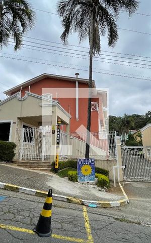 Casa de condomínio para alugar com 300m², 5 quartos e 4 vagas Casa de condomínio para alugar com 300m², 5 quartos e 4 vagasFachada e portaria