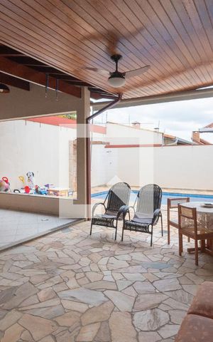 Casa à venda com 352m², 4 quartos e 4 vagasEspaço Gourmet