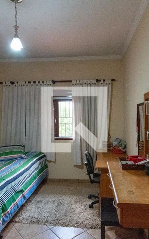 Casa à venda com 352m², 4 quartos e 4 vagasSuíte 2