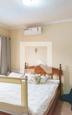 Casa à venda com 352m², 4 quartos e 4 vagasSuíte 4