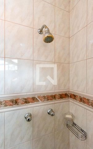 Casa à venda com 352m², 4 quartos e 4 vagasBanheiro da Suíte 4