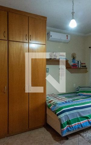 Casa à venda com 352m², 4 quartos e 4 vagasSuíte 2