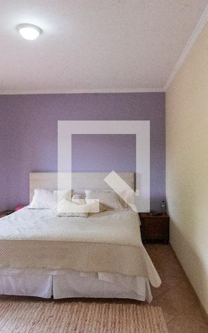Casa à venda com 352m², 4 quartos e 4 vagasSuíte 1