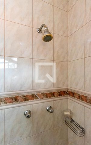 Casa à venda com 352m², 4 quartos e 4 vagasBanheiro da Suíte 4