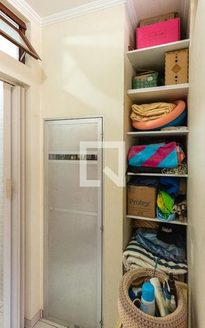 Casa à venda com 352m², 4 quartos e 4 vagasÁrea de Serviço