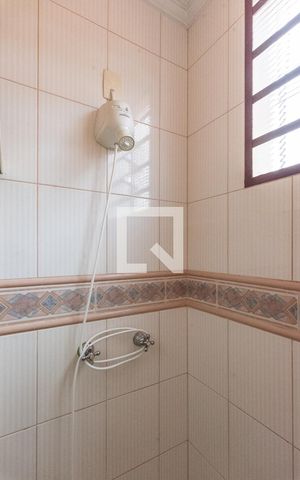 Casa à venda com 352m², 4 quartos e 4 vagasBanheiro da Suíte 2