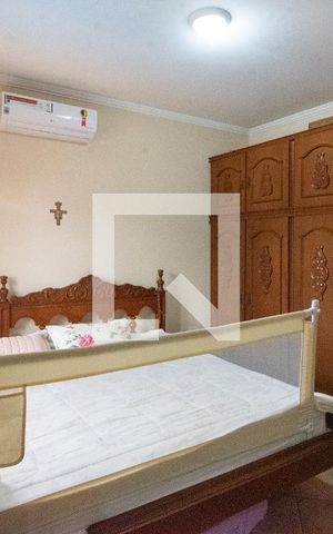 Casa à venda com 352m², 4 quartos e 4 vagasSuíte 4