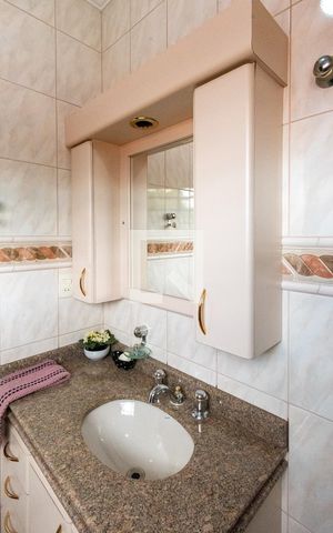 Casa à venda com 352m², 4 quartos e 4 vagasBanheiro da Suíte 4