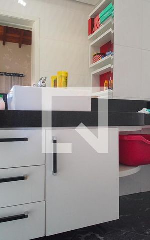 Casa à venda com 408m², 4 quartos e 3 vagasBanheiro da Suíte 2