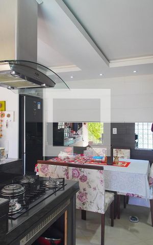 Casa à venda com 408m², 4 quartos e 3 vagasCozinha