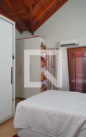 Casa à venda com 408m², 4 quartos e 3 vagasSuíte 3