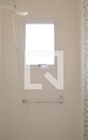 Casa de condomínio à venda com 107m², 3 quartos e 2 vagasLavabo