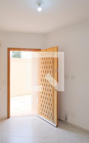 Casa de condomínio à venda com 107m², 3 quartos e 2 vagasSala