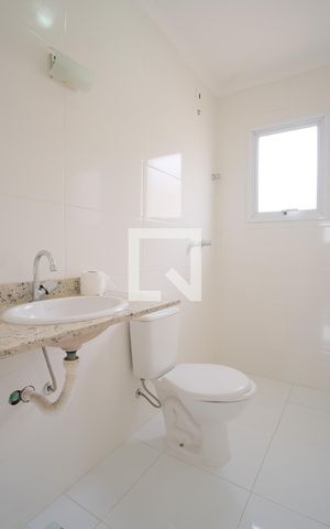 Casa de condomínio à venda com 107m², 3 quartos e 2 vagasBanheiro da Suíte 2