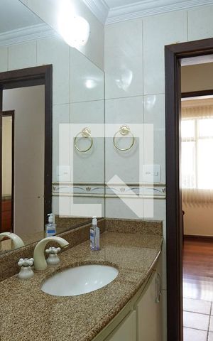 Apartamento para alugar com 238m², 3 quartos e 2 vagas Apartamento para alugar com 238m², 3 quartos e 2 vagasBanheiro