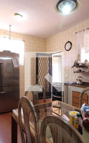Casa à venda com 224m², 4 quartos e 3 vagasCozinha