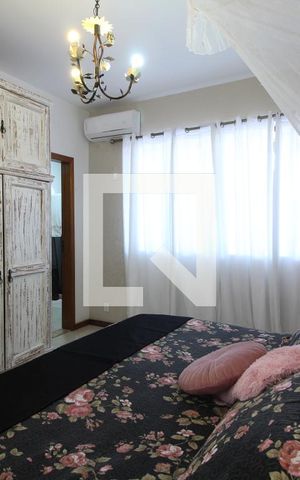 Casa à venda com 224m², 4 quartos e 3 vagasQuarto 3 - Suíte