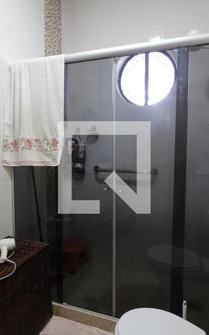 Casa à venda com 224m², 4 quartos e 3 vagasQuarto 3 - Banheiro da Suíte