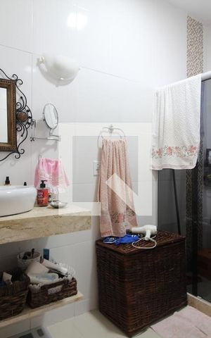 Casa à venda com 224m², 4 quartos e 3 vagasQuarto 3 - Banheiro da Suíte