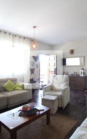 Casa à venda com 224m², 4 quartos e 3 vagasSala