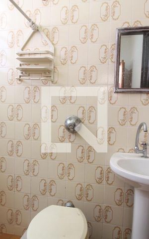 Casa à venda com 224m², 4 quartos e 3 vagasBanheiro de Serviço