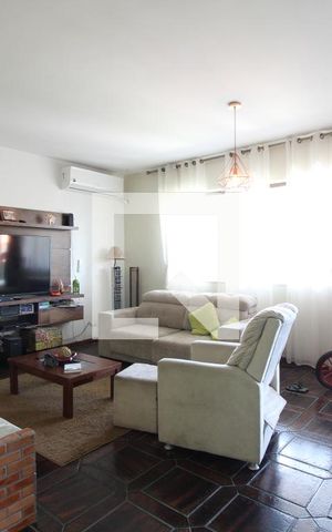 Casa à venda com 224m², 4 quartos e 3 vagasSala