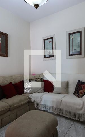 Casa à venda com 200m², 3 quartos e 2 vagasSala
