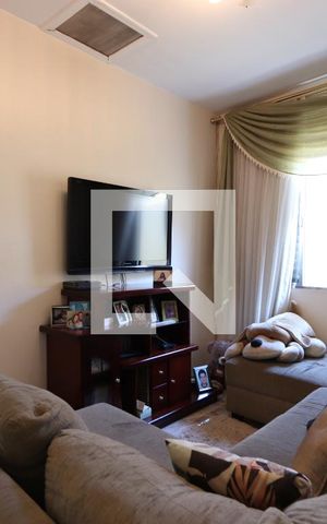 Casa à venda com 200m², 3 quartos e 2 vagasSala de TV