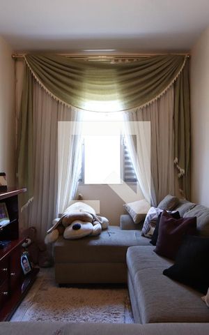 Casa à venda com 200m², 3 quartos e 2 vagasSala de TV
