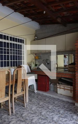 Casa à venda com 200m², 3 quartos e 2 vagasQuintal