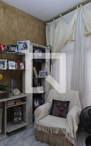 Casa à venda com 200m², 3 quartos e 2 vagasSala