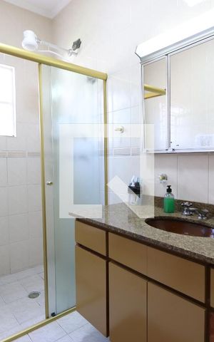Casa à venda com 200m², 3 quartos e 2 vagasBanheiro
