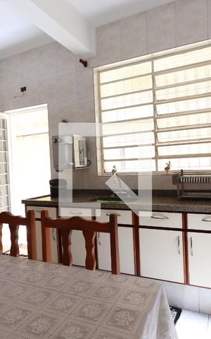 Casa à venda com 200m², 3 quartos e 2 vagasCozinha