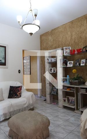 Casa à venda com 200m², 3 quartos e 2 vagasSala