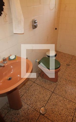 Casa para alugar com 260m², 5 quartos e 8 vagasEdícula - Banheiro