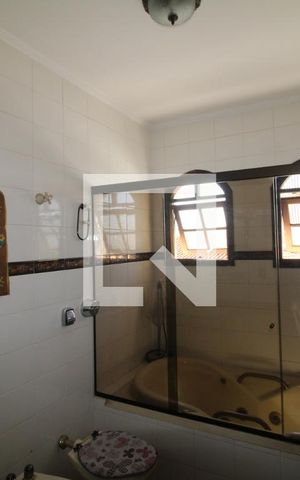 Casa para alugar com 260m², 5 quartos e 8 vagasQuarto 3 - Banheiro