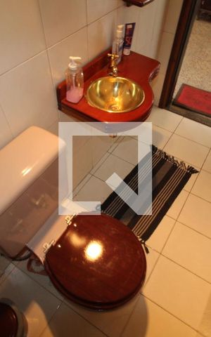 Casa para alugar com 260m², 5 quartos e 8 vagasLavabo
