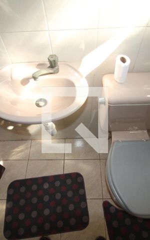 Casa para alugar com 260m², 5 quartos e 8 vagasÁrea de Serviço - Banheiro