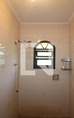 Casa para alugar com 260m², 5 quartos e 8 vagasEdícula - Banheiro
