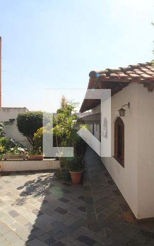 Casa para alugar com 260m², 5 quartos e 8 vagasQuintal