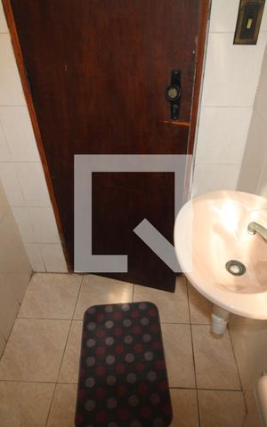 Casa para alugar com 260m², 5 quartos e 8 vagasÁrea de Serviço - Banheiro