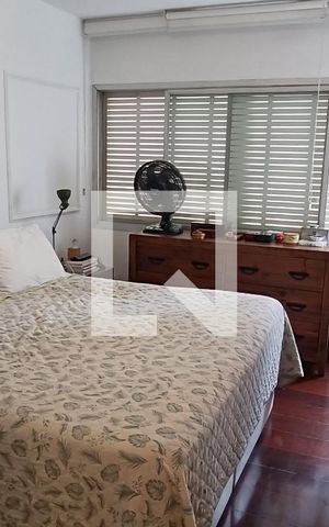Apartamento à venda com 222m², 4 quartos e 2 vagas Apartamento à venda com 222m², 4 quartos e 2 vagasSuíte 1