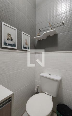 Casa de condomínio à venda com 275m², 3 quartos e 2 vagasLavabo