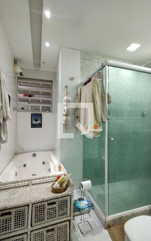 Casa de condomínio à venda com 275m², 3 quartos e 2 vagasBanheiro Social