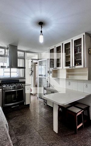 Apartamento à venda com 280m², 3 quartos e 3 vagasCozinha