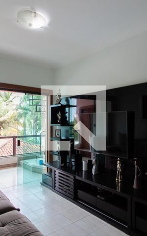 Casa à venda com 450m², 4 quartos e 4 vagas Casa à venda com 450m², 4 quartos e 4 vagasSala 2