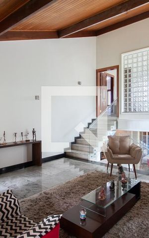 Casa à venda com 450m², 4 quartos e 4 vagas Casa à venda com 450m², 4 quartos e 4 vagasSala 1