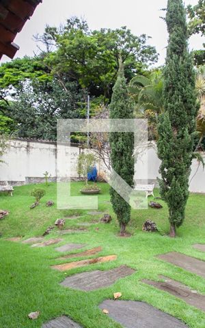 Casa à venda com 450m², 4 quartos e 4 vagas Casa à venda com 450m², 4 quartos e 4 vagasJardim