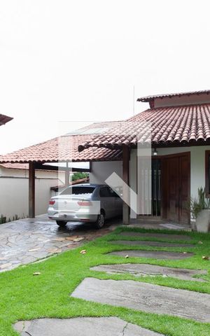 Casa à venda com 450m², 4 quartos e 4 vagas Casa à venda com 450m², 4 quartos e 4 vagasGaragem